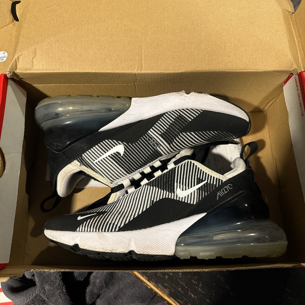 Nike AirMax 270